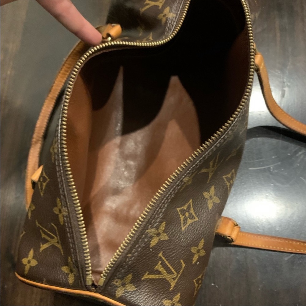 Louis Vuitton Monogram Papillon (Large Size) - Picture 6 of 8